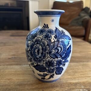 Beautiful Delft Blue Vase